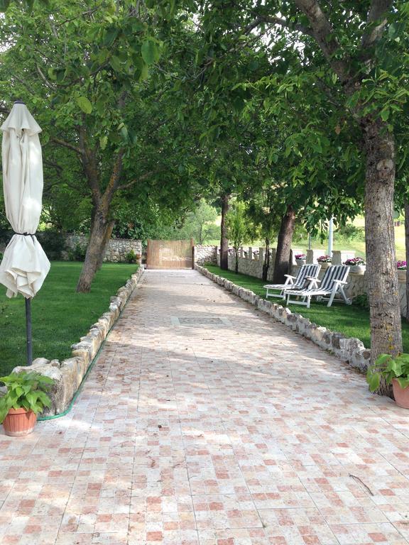 Agriturismo Capriccio Di Giove Cansano Bagian luar foto